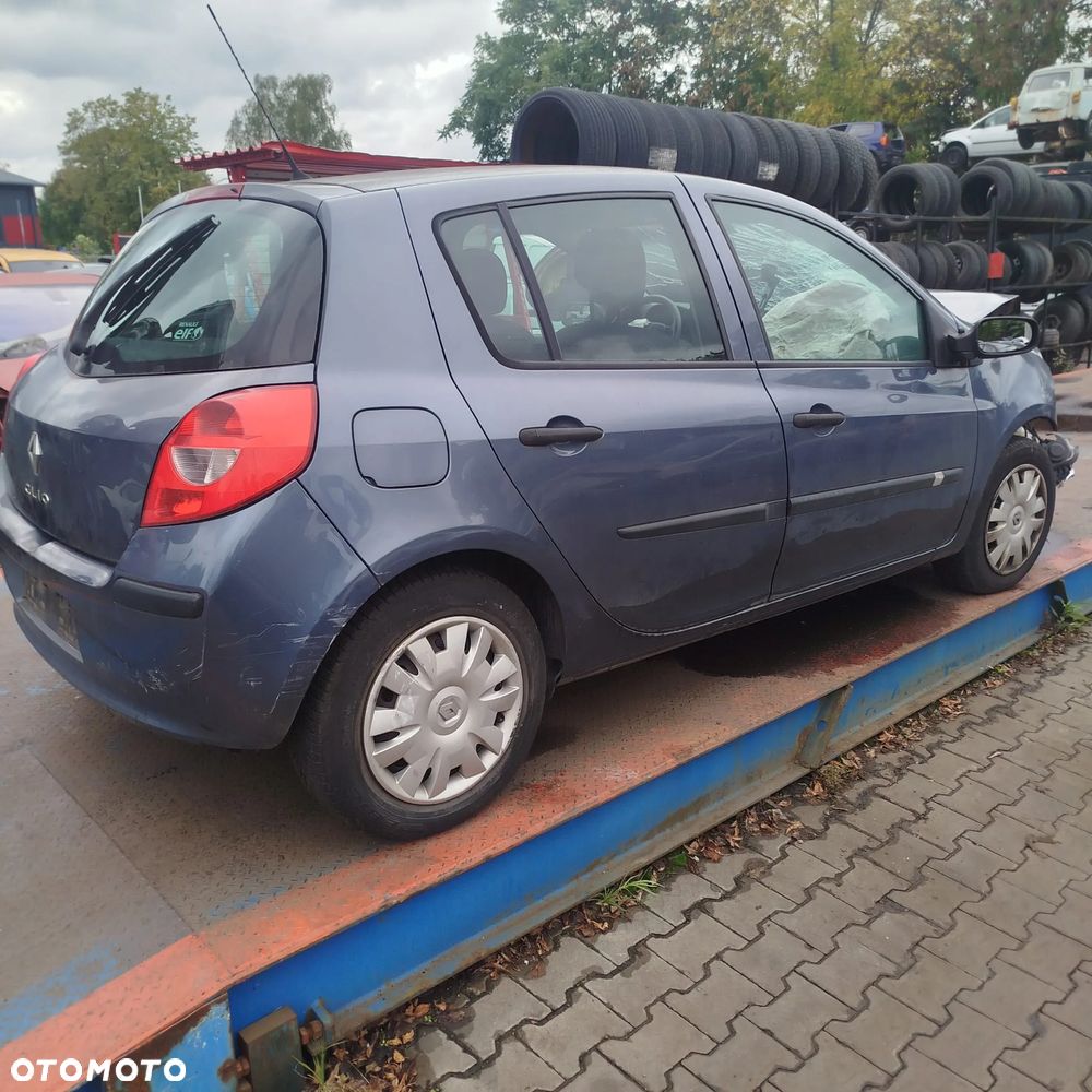 Renault Clio 3  na części . - 10