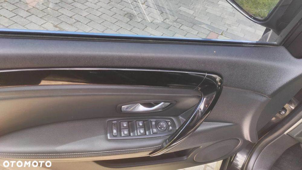 Renault Laguna dCi 175 FAP Bose Edition - 11
