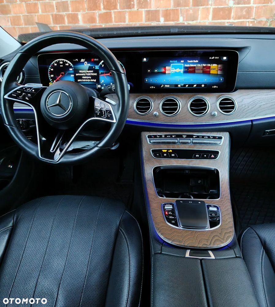Mercedes-Benz Klasa E 220 d 9G-TRONIC - 13