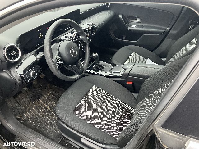 Mercedes-Benz CLA - 33