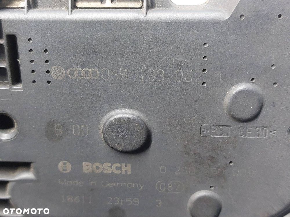 PRZEPUSTNICA AUDI A4 B6 1.8 T 06B133062M - 3