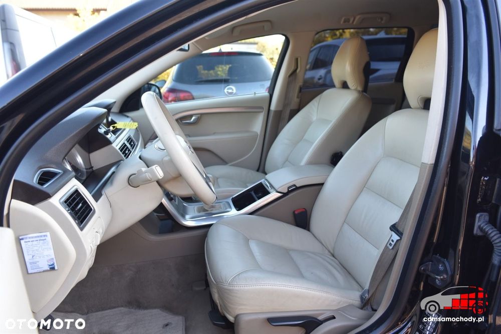 Volvo V70 D3 Momentum - 14