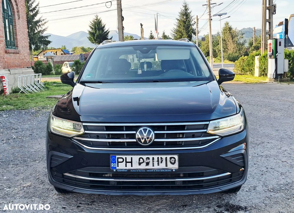 VOLKSWAGEN Tiguan