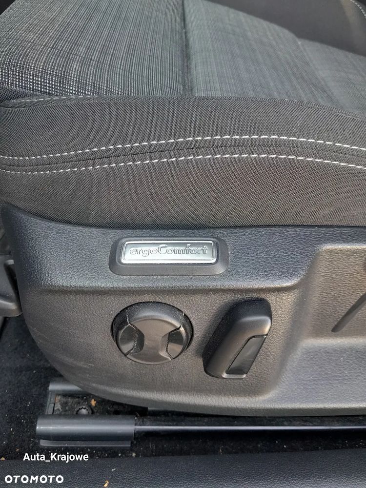 Volkswagen Passat 2.0 TSI Business DSG - 32