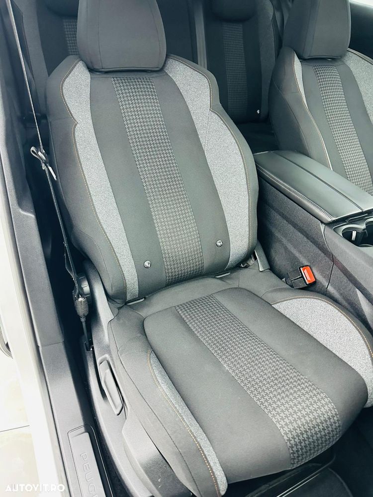 Peugeot 3008 PureTech 130 Stop & Start GPF Active - 23