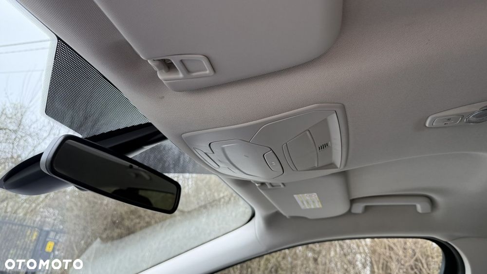 Ford Kuga 2.0 TDCi 2x4 Titanium - 27