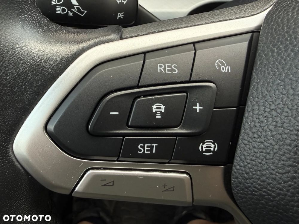 Volkswagen Golf 2.0 TDI Life - 35
