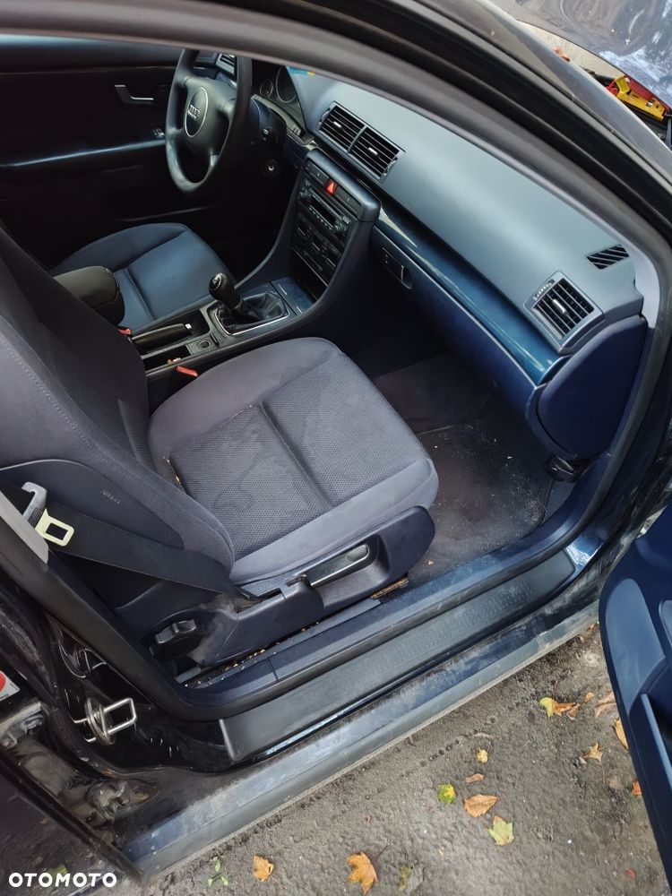 Audi A4 Limousine - 8