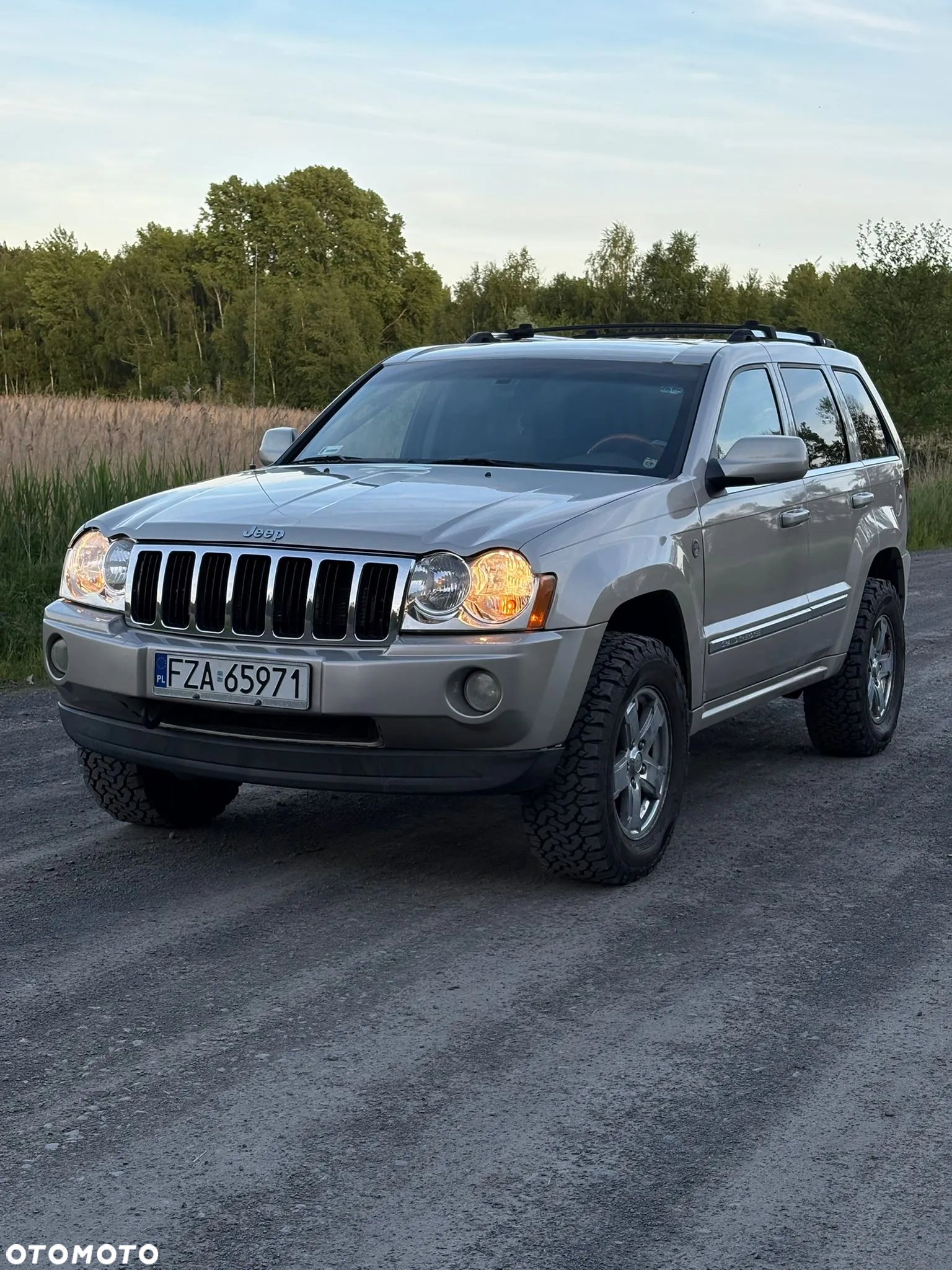 Jeep Grand Cherokee 5.7 4x4 Overland - 3