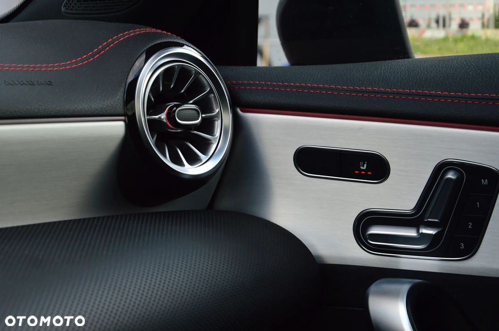 Mercedes-Benz CLA AMG 35 4-Matic 7G-DCT - 30