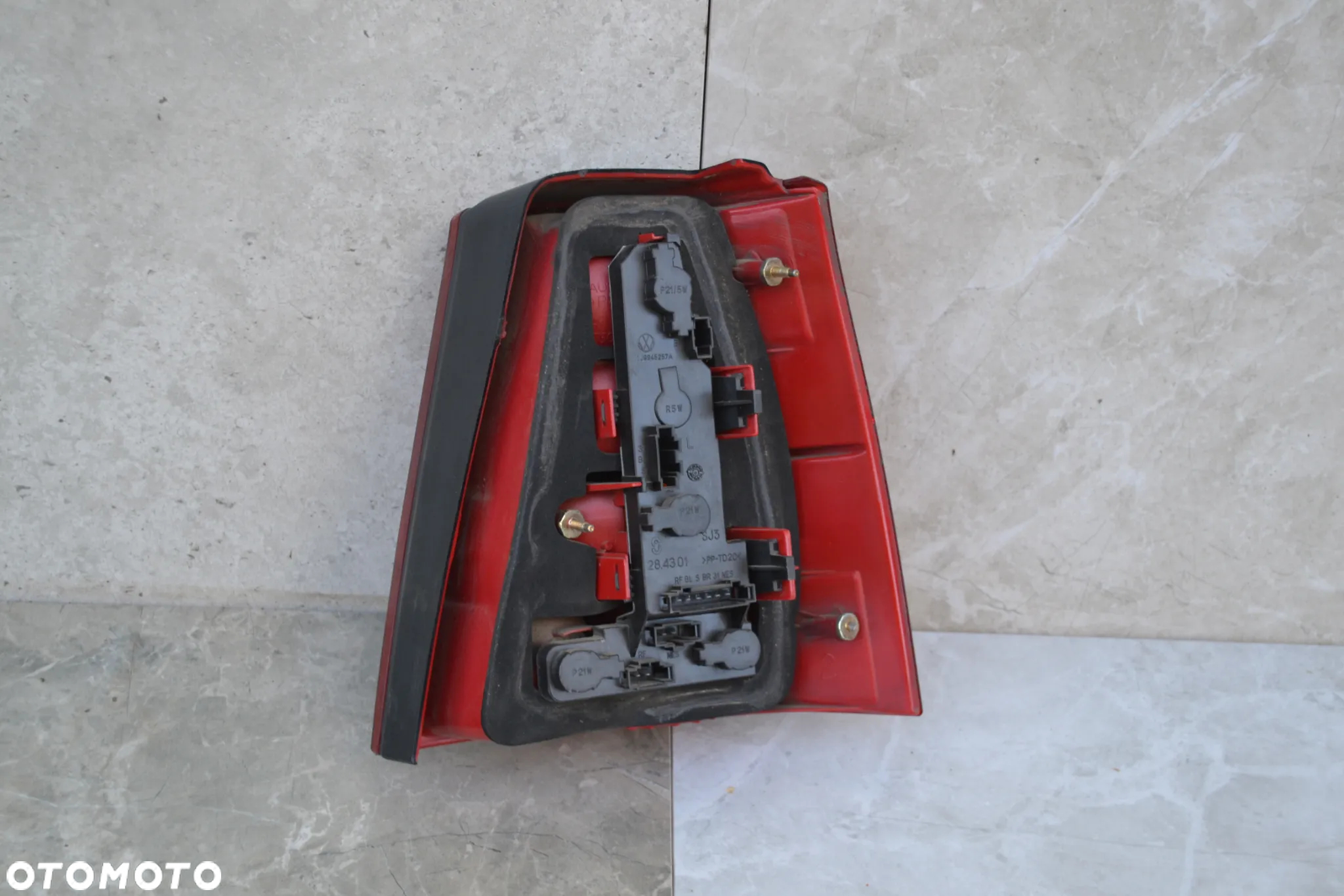 VW GOLF IV BORA KOMBI LAMPA TYŁ TYLNA PRAWA LEWA KOMPLETNA Z WKŁADEM  ORGINAŁ 1J9945075P - 3