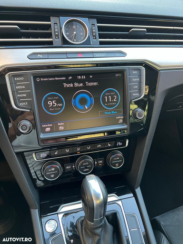 Volkswagen Passat - 12