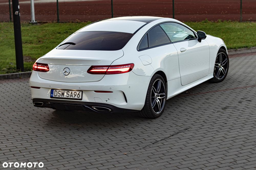 Mercedes-Benz Klasa E 300 Coupe 9G-TRONIC - 14
