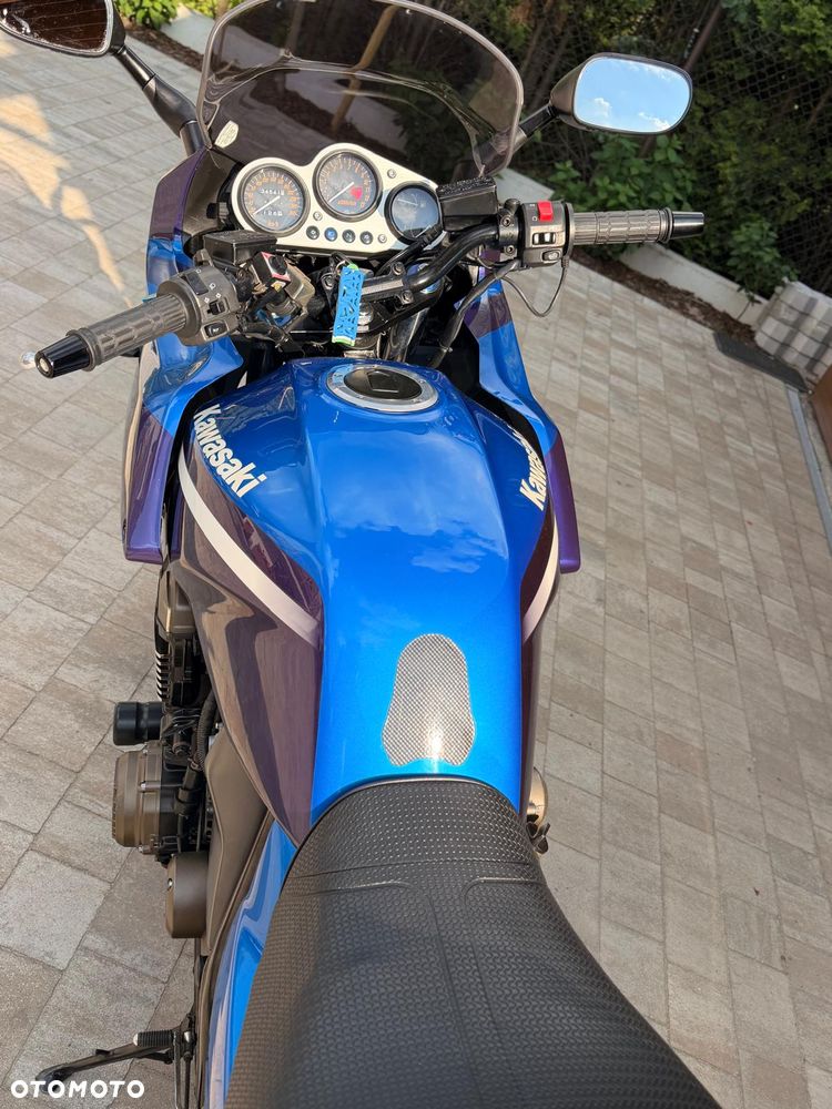 Kawasaki ZRX - 6