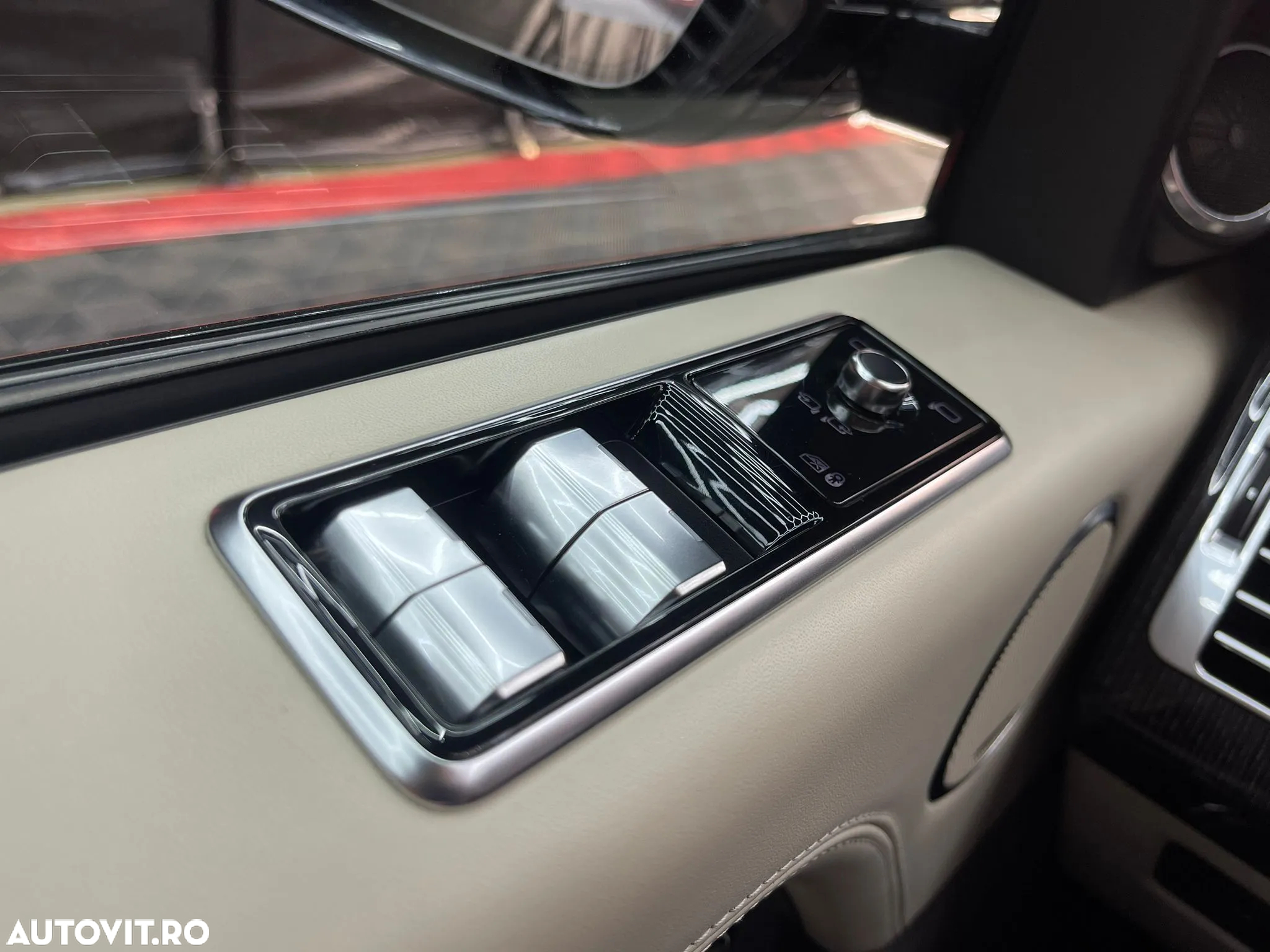 Land Rover Range Rover 4.4 I SDV8 Autobiography - 23