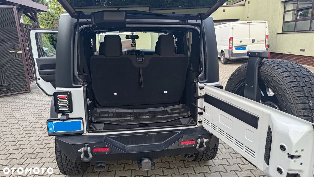 Jeep Wrangler - 9