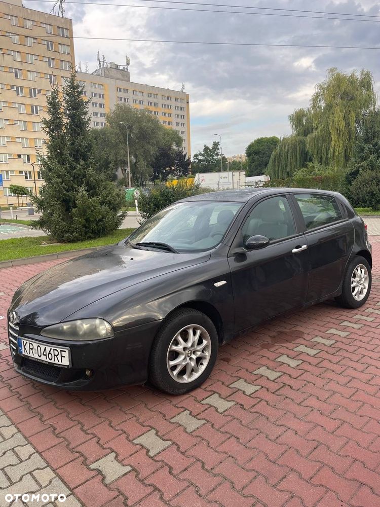 Alfa Romeo 147 1.6 T.S Distinctive - 7