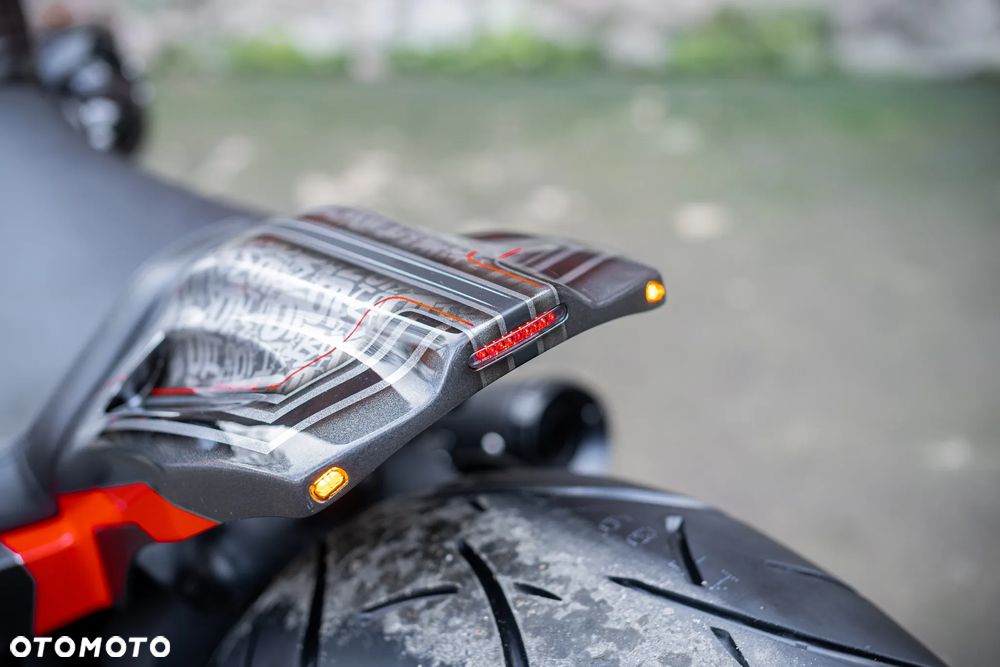 Harley-Davidson Softail FXDR - 24