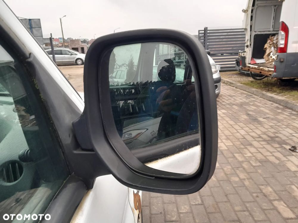 PEUGEOT PARTNER LUSTERKO PRAWE PRZEDNIE MANUALNE - 4
