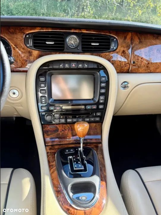Jaguar XJ XJ6 2.7 Twin Turbo (LWB) Sovereign Last Edition - 11