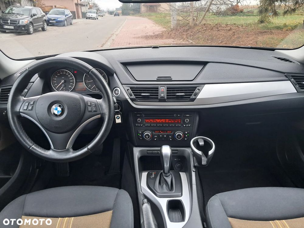 BMW X1 sDrive18i - 11