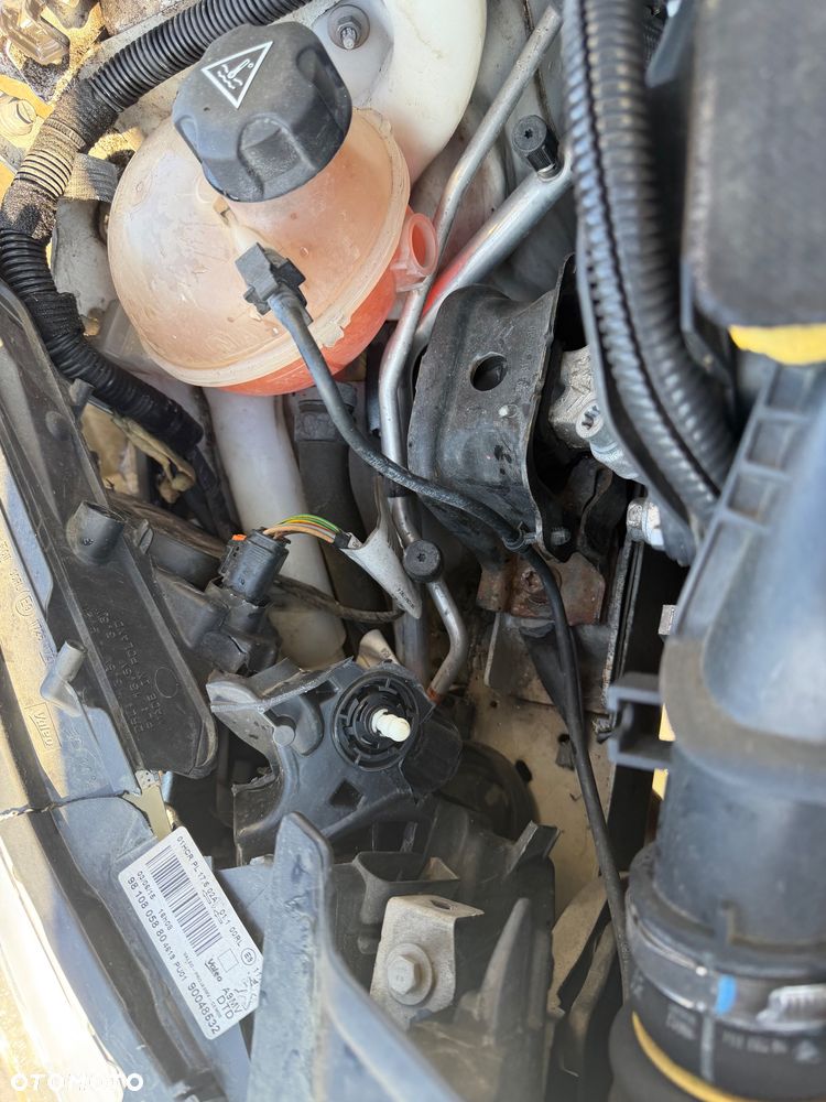 Peugeot 208 1.6 BlueHDi Allure S&S - 18