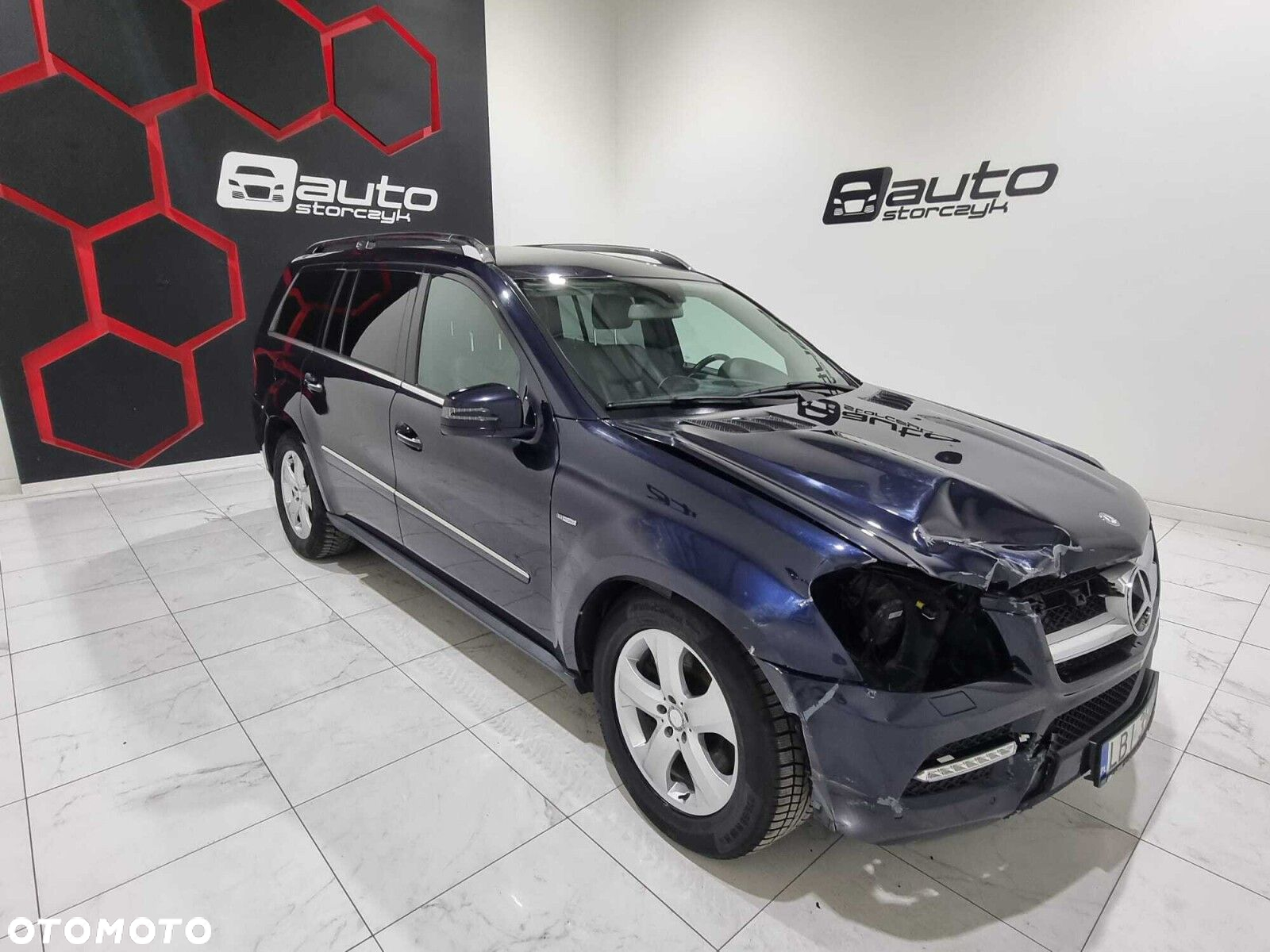 Mercedes-Benz GL - 14