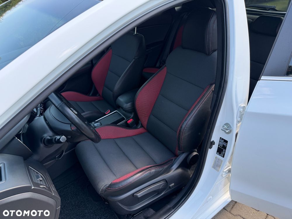 Hyundai i30 1.6 GDI Turbo Luxury - 24