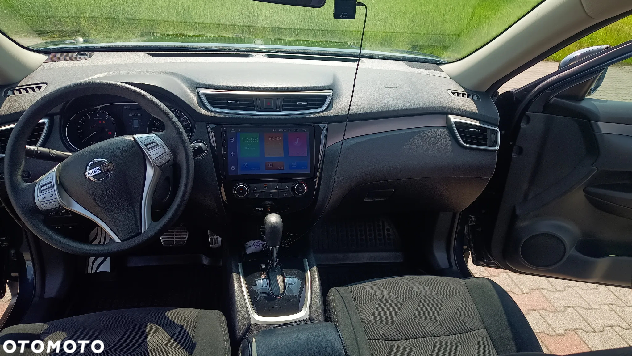 Nissan Rogue - 15