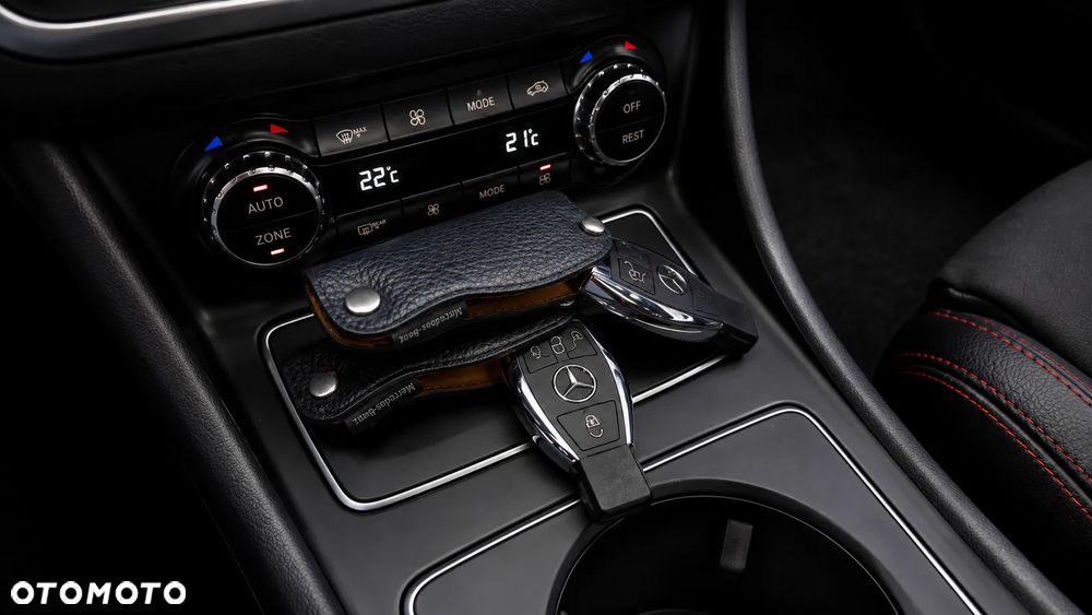 Mercedes-Benz CLA 250 4-Matic AMG Line - 23