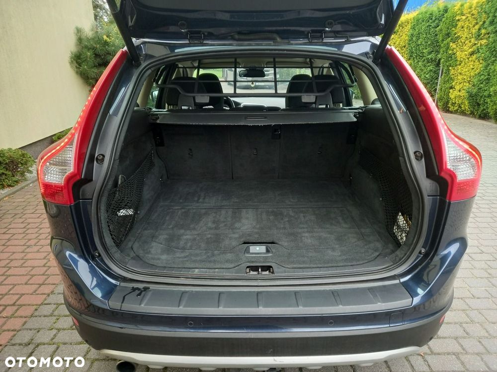 Volvo XC 60 D3 Geartronic Summum - 18