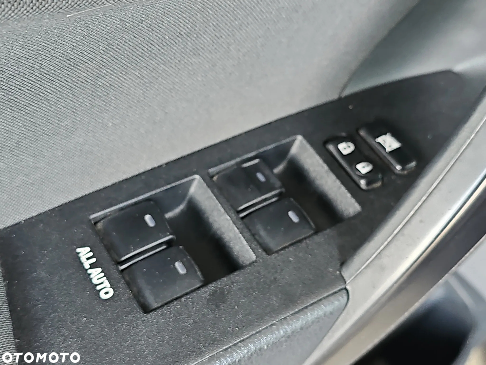 Toyota Corolla 1.6 Comfort - 22