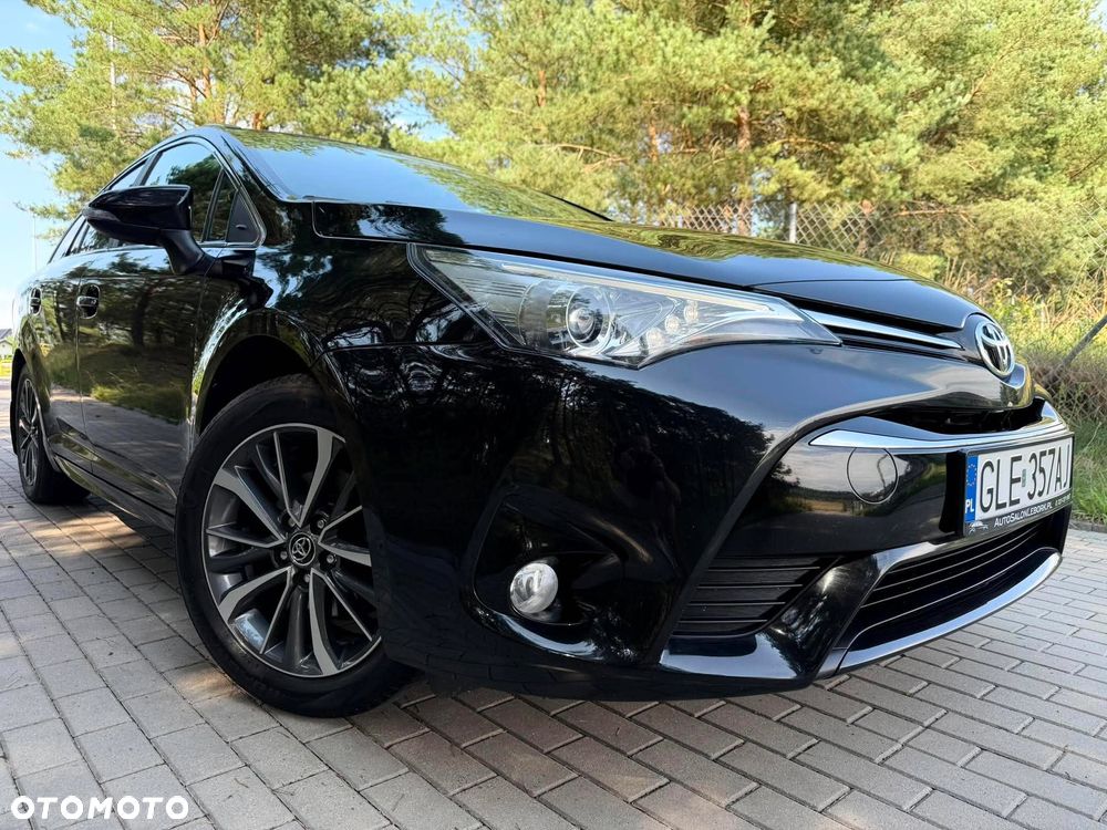 Toyota Avensis 1.8 Premium MS - 3