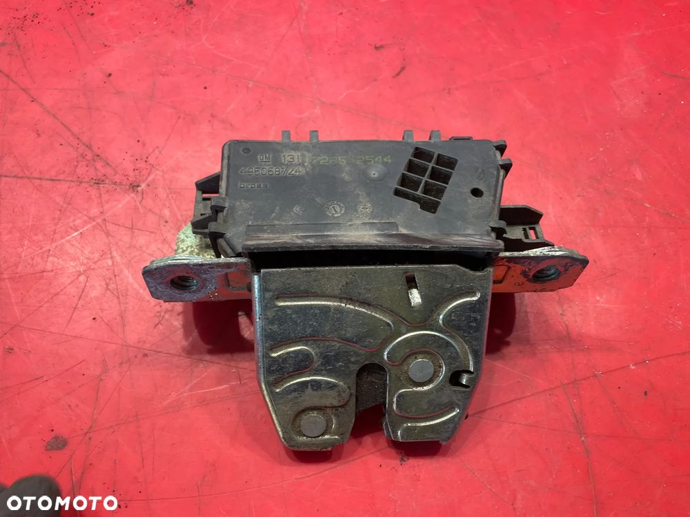 ZAMEK KLAPY BAGAŻNIKA OPEL ASTRA H III 13117285 - 3