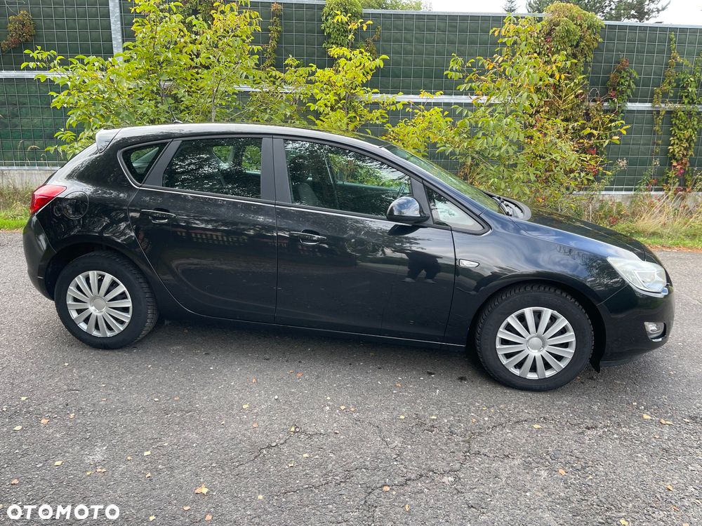 Opel Astra 2012 photo 5