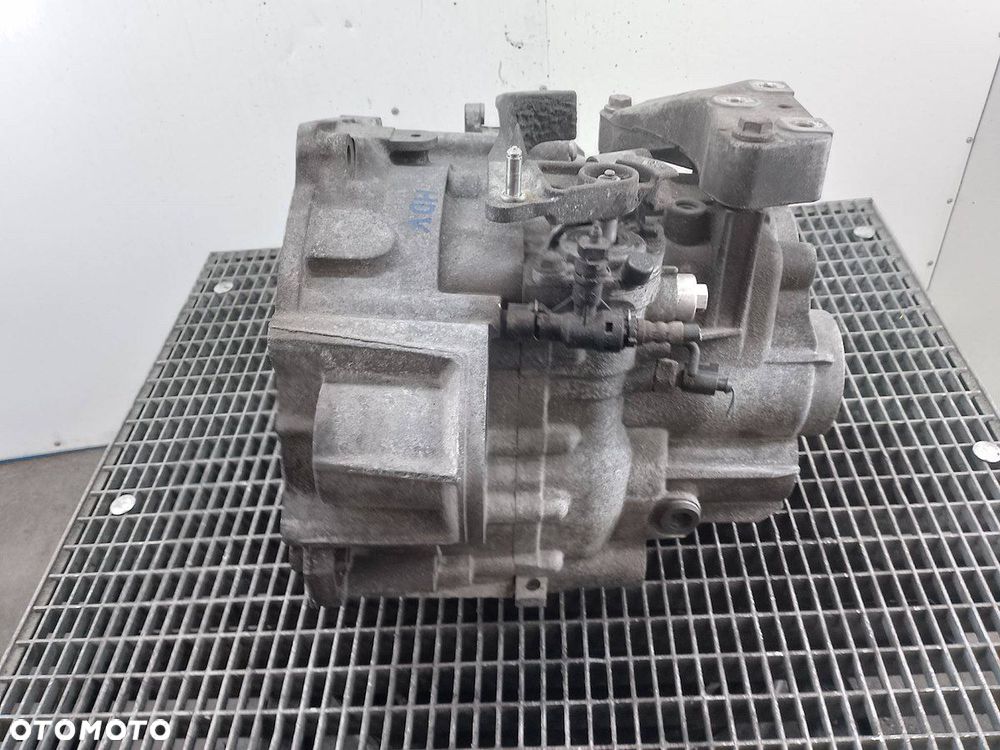 SKRZYNIA BIEGÓW MANUALNA VW PASSAT B6 HDV 2.0 TDI - 4