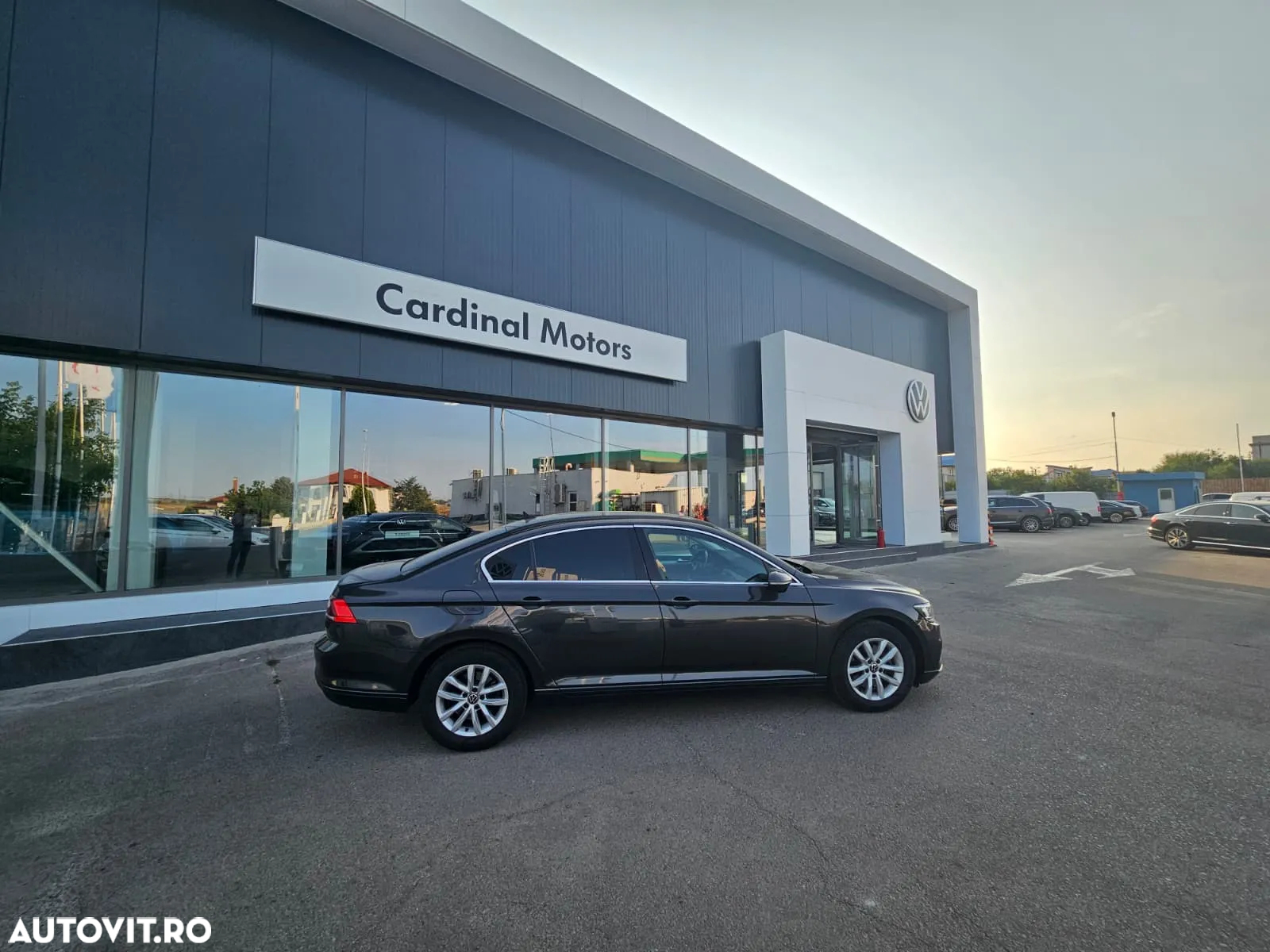 Volkswagen Passat 2.0 TDI DSG Comfortline - 3