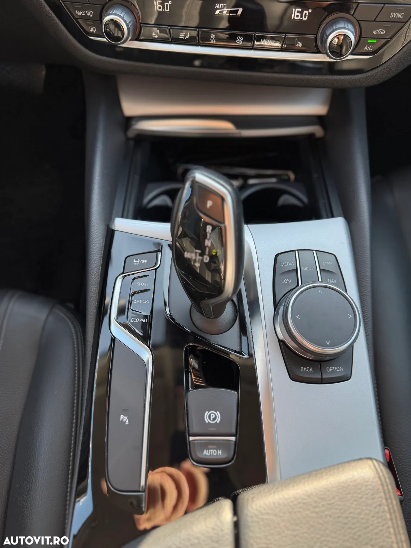 BMW Seria 5 520d xDrive AT - 12