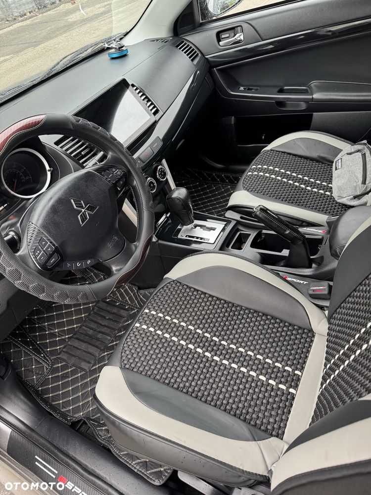 Mitsubishi Lancer - 6