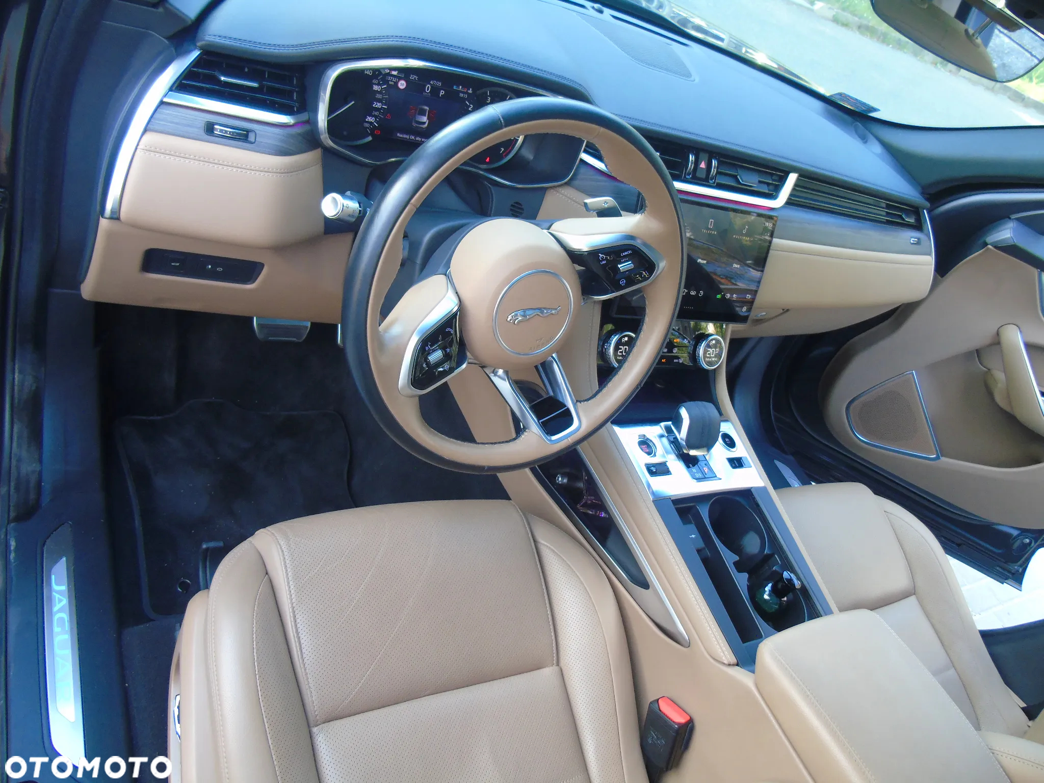 Jaguar F-Pace - 20