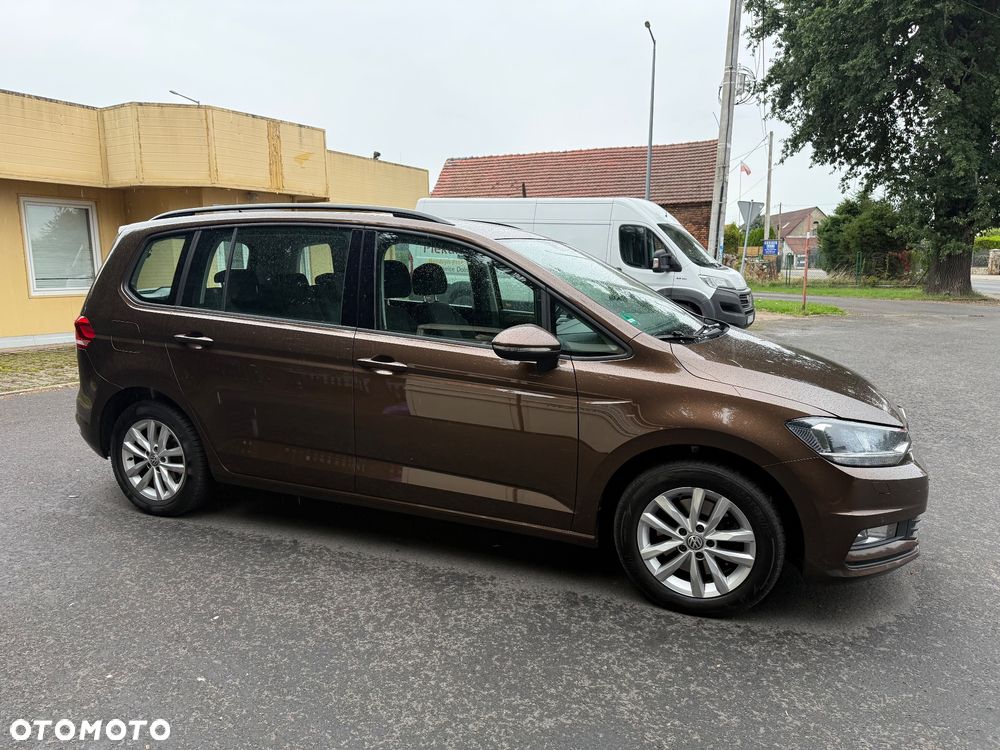 Volkswagen Touran 2.0 TDI SCR Comfortline - 4