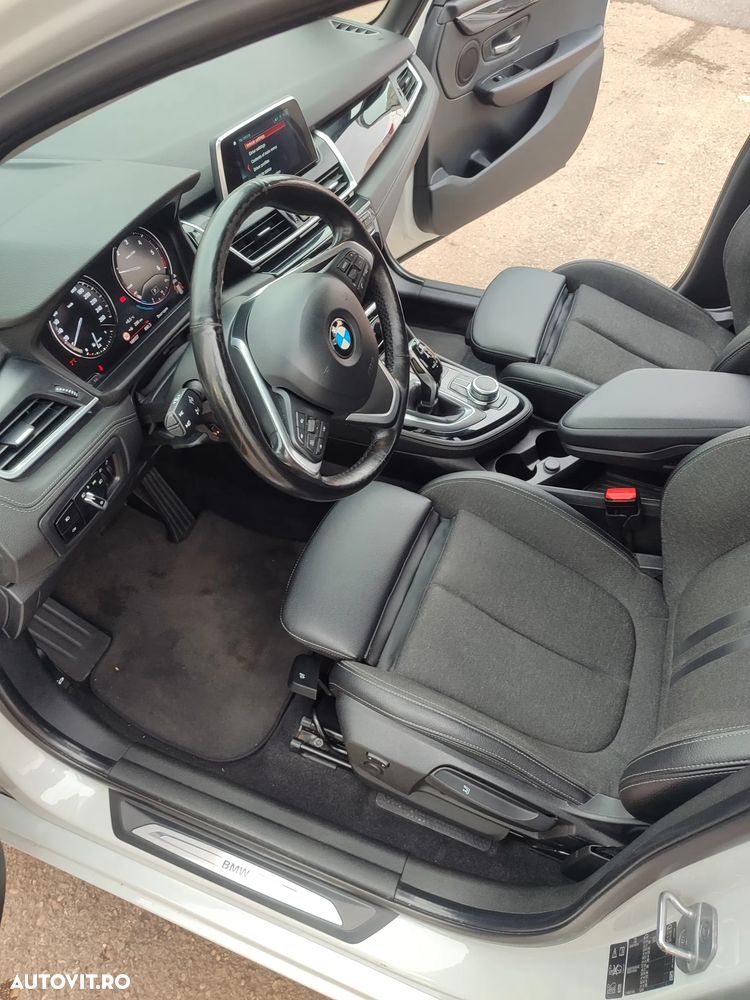BMW Seria 2 218d xDrive AT - 26