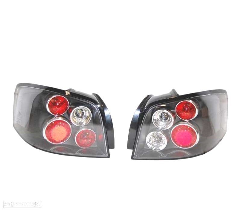 FAROLINS TRASEIROS AUDI A3 03-08 FUNDO PRETO - 1