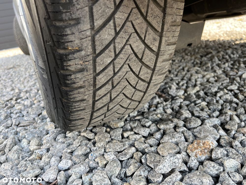 Citroën C4 Picasso e-HDi 90 ETG6 Attraction - 27