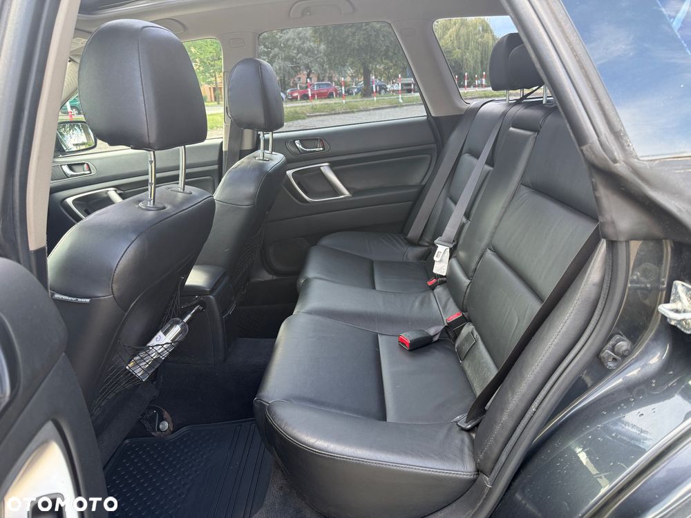 Subaru Outback 2.0D RA HID - 28