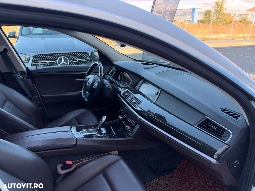 BMW Seria 5 530d xDrive AT - 10