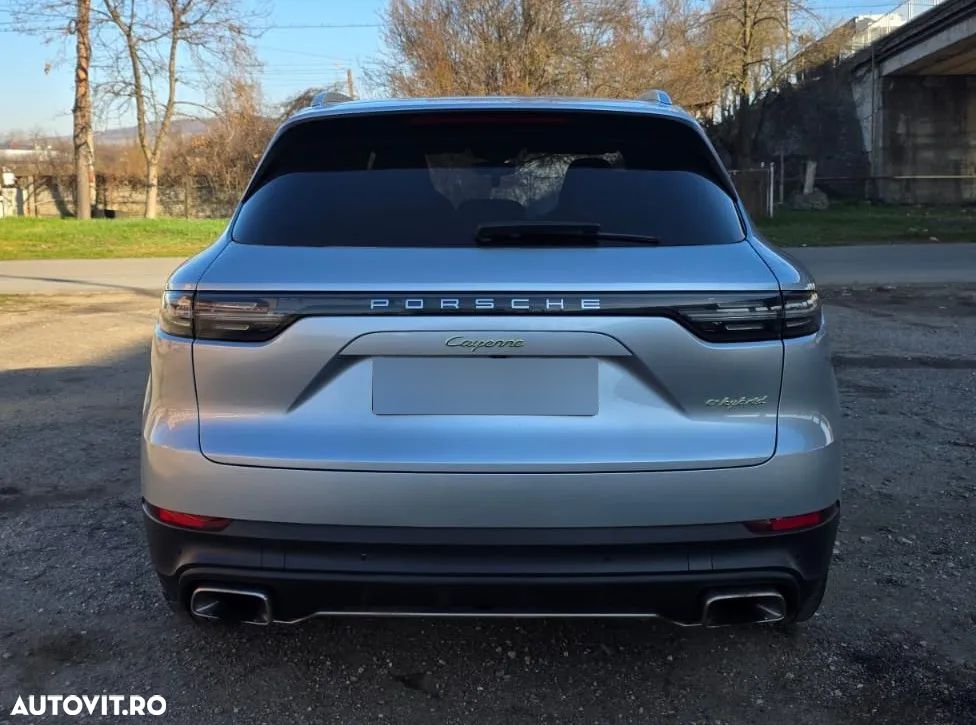 Porsche Cayenne - 5
