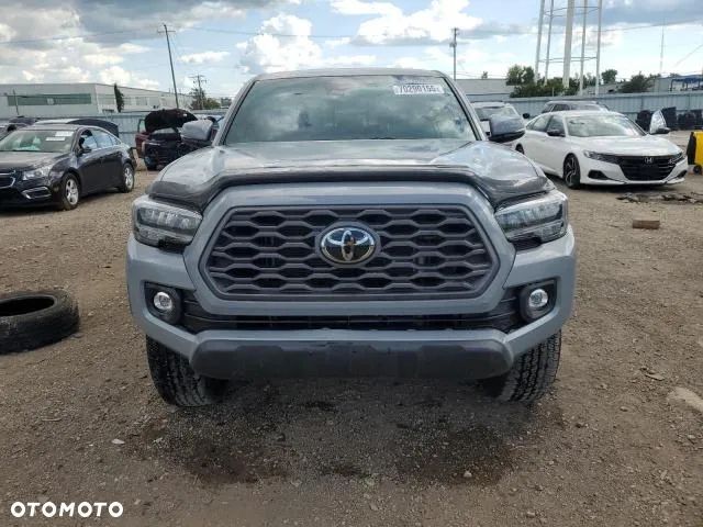 Toyota Tacoma - 10