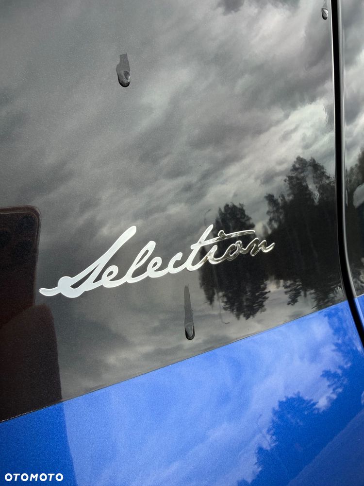 Toyota Yaris Hybrid 100 Selection - 12