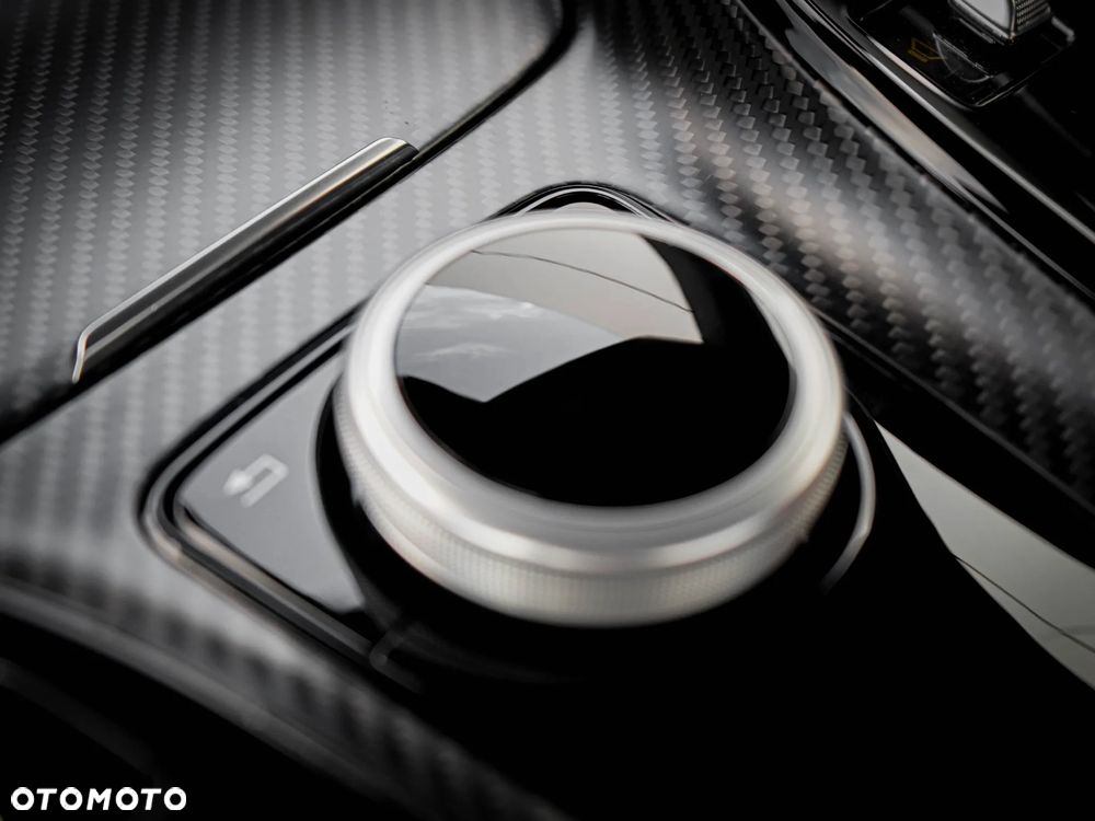 Mercedes-Benz AMG GT R - 26